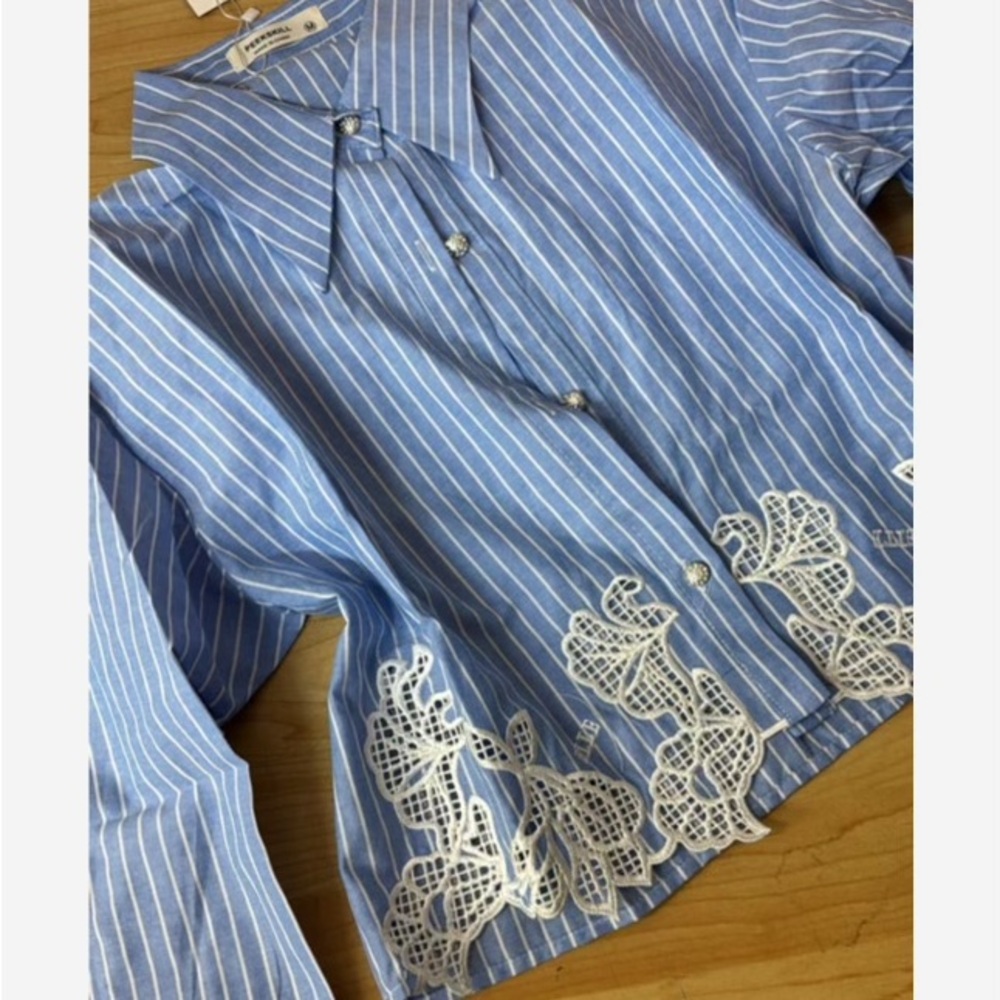 NWOT Embroidered Pinstripe Rhinestone Buttons